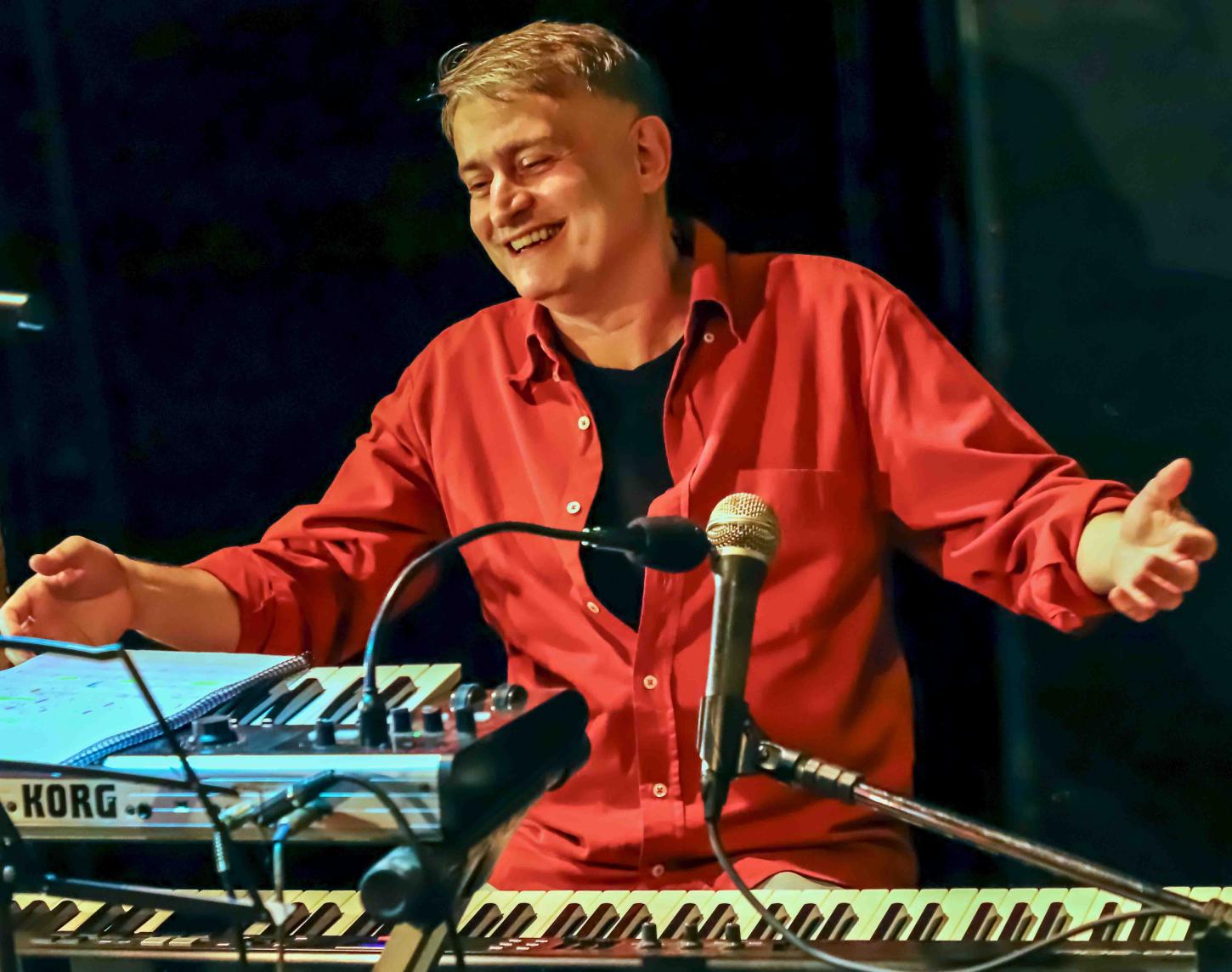 Pianista Marvio Ciribelli faz série de shows no RJ e em MG