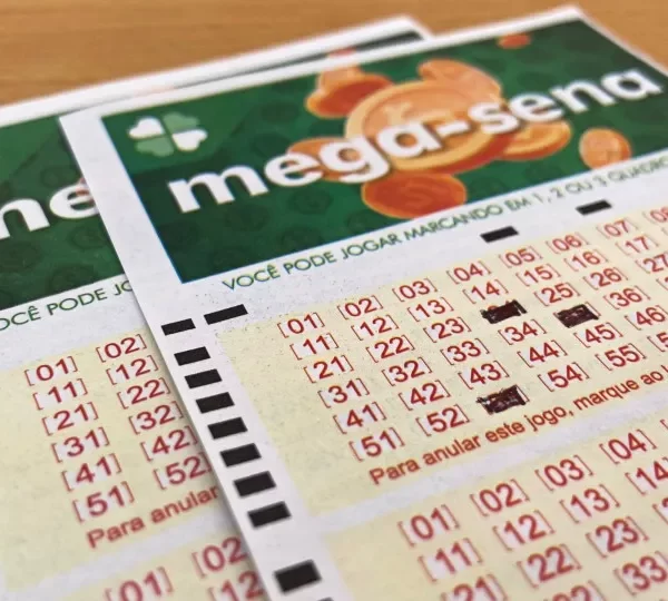 300 imóveis, 15 helicópteros e 190 Ferraris: o que dá para comprar com R$ 1 bilhão da Mega da Virada