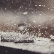 Chuva forte e alerta de perigo para altas temperaturas: confira a previsão do tempo