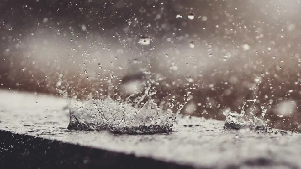 Chuva forte e alerta de perigo para altas temperaturas: confira a previsão do tempo