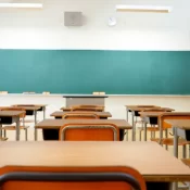 Deputados de SC aprovam fim de cotas raciais em universidades estaduais