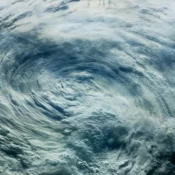 Inmet emite alerta vermelho para RS com chegada de ciclone