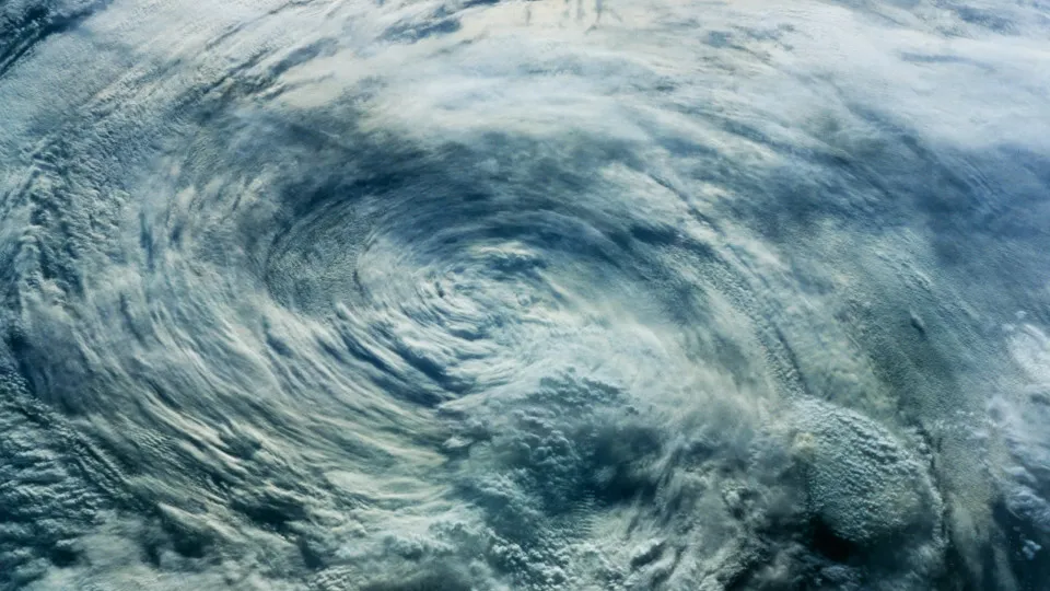 Inmet emite alerta vermelho para RS com chegada de ciclone