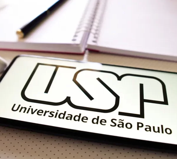 Justiça determina que USP cancele concurso aberto após candidata negra perder vaga
