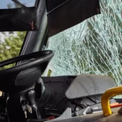 Ônibus tomba e deixa dois mortos e mais de 40 feridos no interior de SP