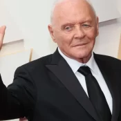 Quem é o ator que fez mais filmes na história do cinema?