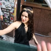 Rosalía fará show no Rio de Janeiro como parte da turnê dedicada ao seu álbum 'Lux'