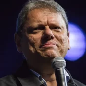 Tarcísio aumenta tarifa da CPTM e do metrô em SP para R$ 5,40