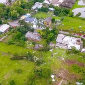 Tornado destelha escola e residências no Rio Grande do Sul