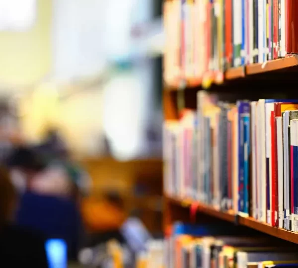 45% dos professores dizem já ter ouvido falas machistas de colegas sobre corpo de alunas