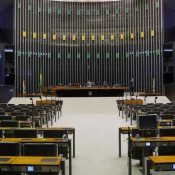 Congresso deve votar vetos de Lula ao licenciamento ambiental poucos dias após COP-30