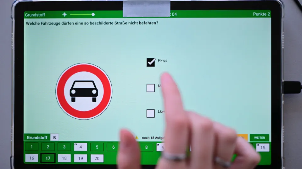 Contran aprova resolução que acaba com obrigação de aula em autoescola