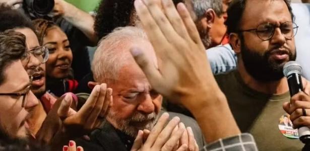 Lula em cena de "Apocalipse nos Trópicos", de Petra Costa, que investiga a intersecção entre poder e fé no Brasil