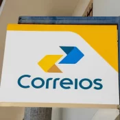 Em crise, Correios vetam pagamento de 'vale-peru' a empregados em 2025