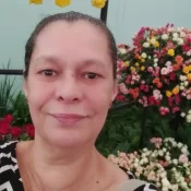 Filha mais velha de Olavo de Carvalho é encontrada morta em casa, aos 56