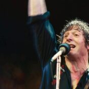 Jeremy Allen White caracterizado como Bruce Springsteen na cinebiografia do cantor americano