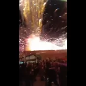 Fogos disparam contra o público e ferem moradores em evento de Natal
