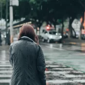 Frente fria traz chuva e provoca queda de temperatura em SP; veja até quando