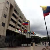 Fronteira do Brasil com Venezuela está aberta nos dois sentidos