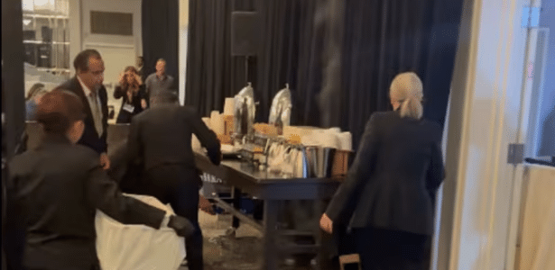 Funcionários evitam incêndio no Globo de Ouro