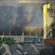 Incêndio em prédio na Vila Prudente deixa dois mortos, entre eles, um bebê