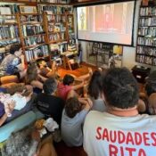 Kleber Mendonça mostrou como assistiu à lista de indicados ao Oscar