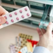 Remédio promissor prolonga vida de pacientes com câncer de próstata avançado, mas não está disponível no SUS