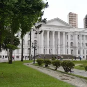 UFPR oferece mais de 800 vagas para ingresso com nota do Enem