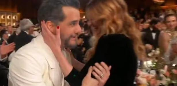 Wagner Moura recebe o carinho de Julia Roberts no Globo de Ouro
