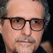 Kleber Mendonça Filho diz que a entrega do prêmio demonstrou