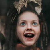 Elvira de "A Meia-Irmã Feia"