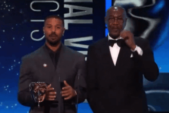 Convidado gritou ofensa racista quando Michael B. Jordan e Delroy Lindo estavam no palco
