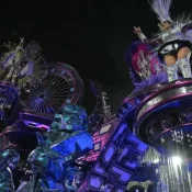 Campeã em 2025, Rosas de Ouro é rebaixada no Carnaval de SP