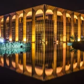 Itamaraty alerta que brasileiros têm sido aliciados para trabalho escravo na Ásia