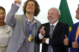 Lula recebe Lucas Pinheiro, medalha de ouro nos Jogos de Inverno
