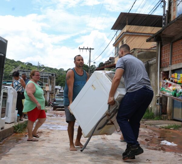 Saúde envia equipes do SUS para áreas atingidas pela chuva em Minas