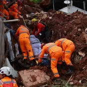 Sobe para 47 o número de mortos por temporais na zona da mata, em MG