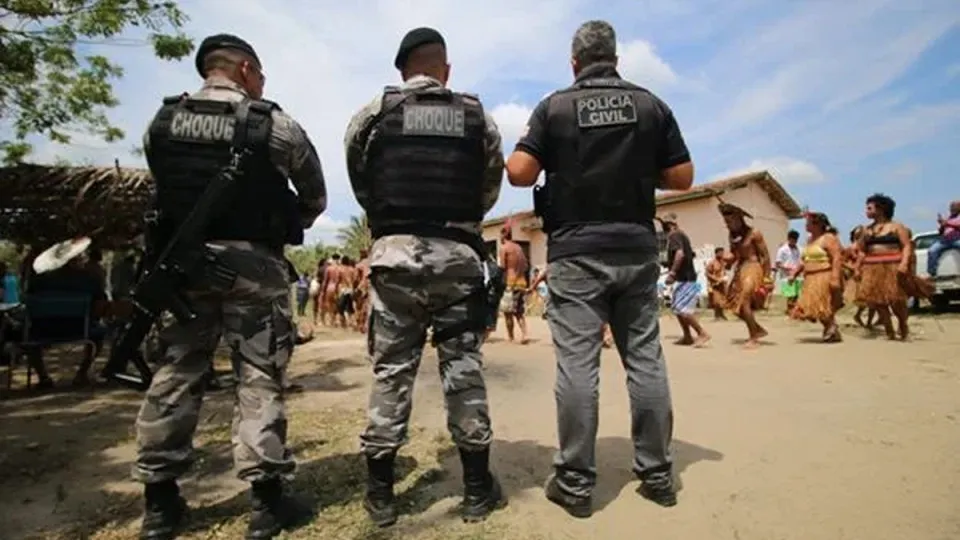 Vereador avança com carro contra indígena em bloqueio de via no Pará