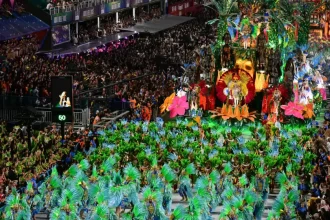 Véspera da apuração no RJ tem troca de indiretas, pressão e indício de racha no poder do Carnaval