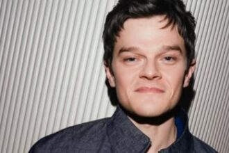 Robert Aramayo venceu duas categorias do Bafta 2026