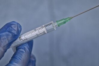 Anvisa alerta para riscos de uso indevido de preenchedores dérmicos