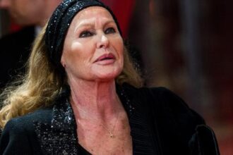 Ursula Andress acusa um ex-gestor de fortuna de roubar seu dinheiro