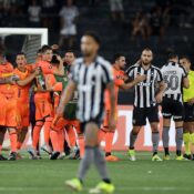 Botafogo cai para o Barcelona e fica fora da Libertadores