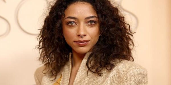 Alice Carvalho usou broche em homenagem à América Latina