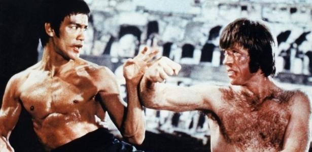 Bruce Lee e Chuck Norris em cena de "O Voo do Dragão" (1972)