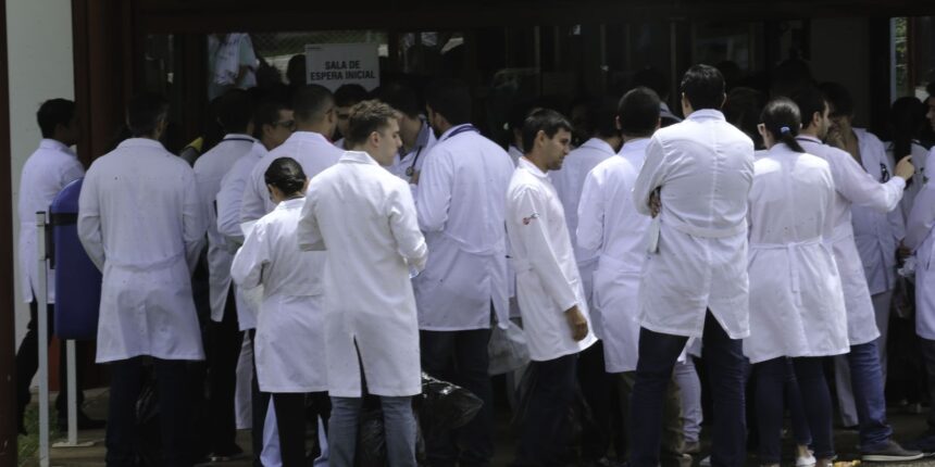 Concurso para área médica de hospitais universitários será no domingo