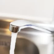 Condomínios no Rio pedem mudança na forma de cobrança da conta de água