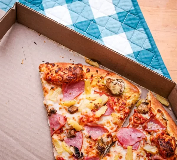 Dono de pizzaria diz não saber causa de intoxicação que matou mulher na Paraíba