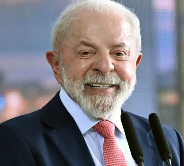 Em decreto 'Justiça por Orelha', governo Lula eleva multas por maus-tratos a animais