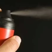 Entenda regras para mulheres usarem spray de pimenta para defesa pessoal